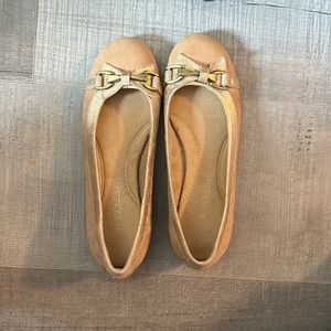 Aerosoles 5 1/2 excellent condition flats beige and gold
